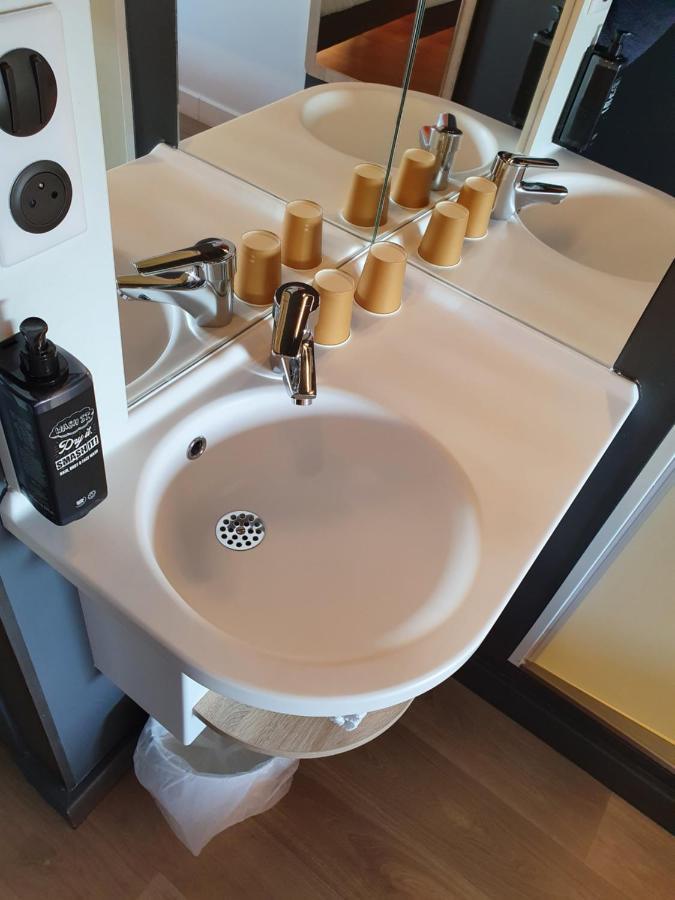 Ibis Budget Coutances Bagian luar foto