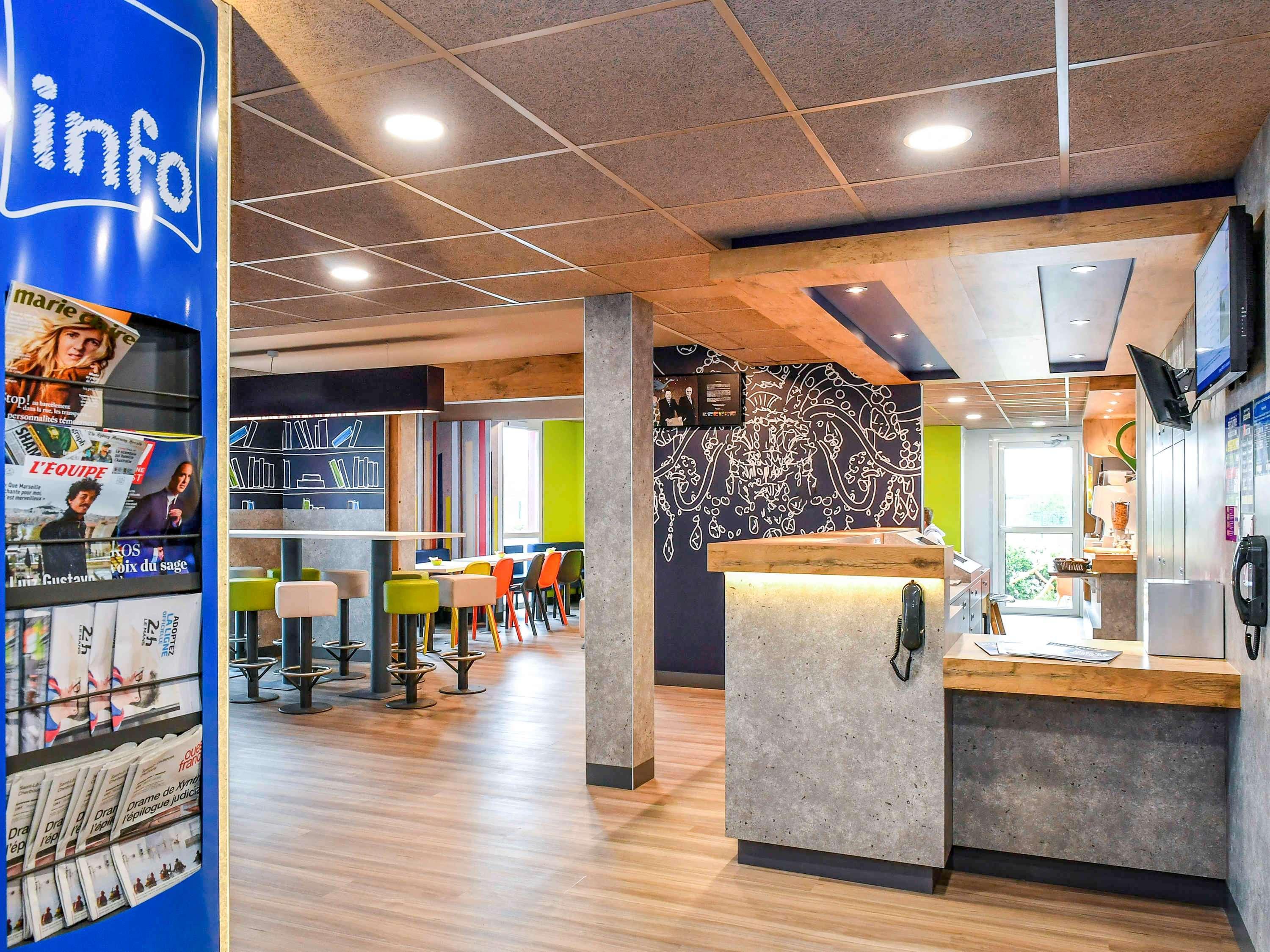 Ibis Budget Coutances Bagian luar foto