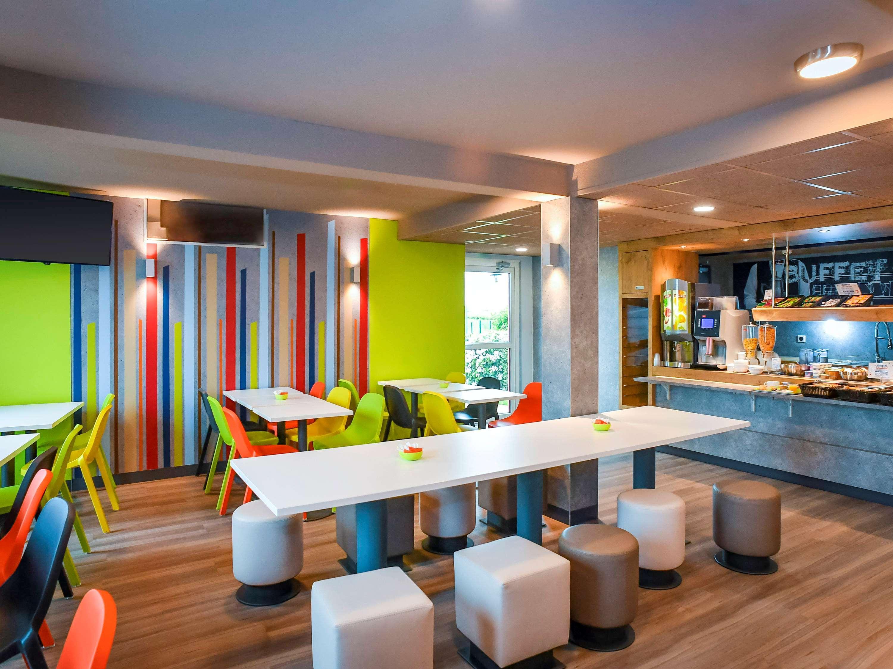 Ibis Budget Coutances Bagian luar foto