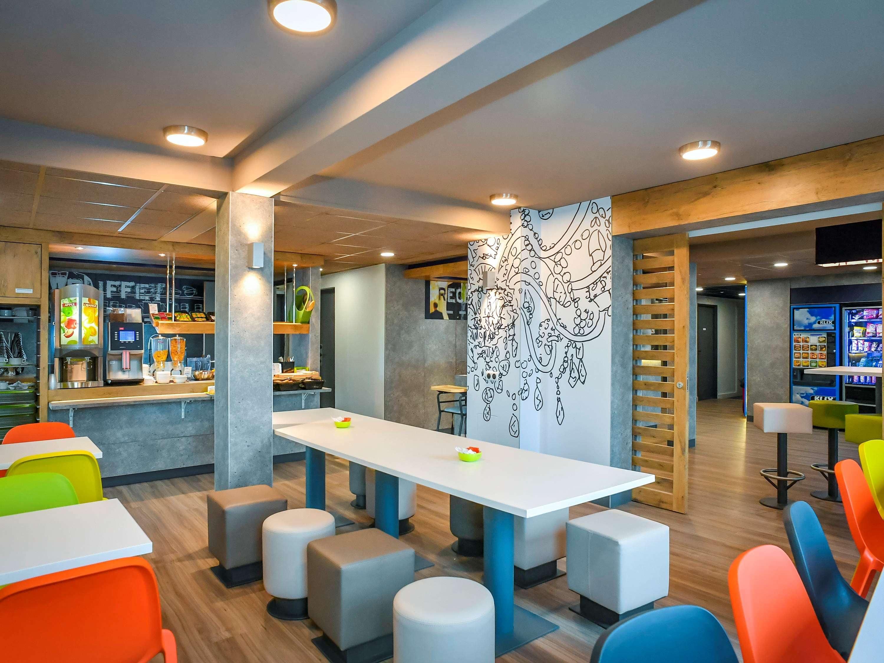 Ibis Budget Coutances Bagian luar foto