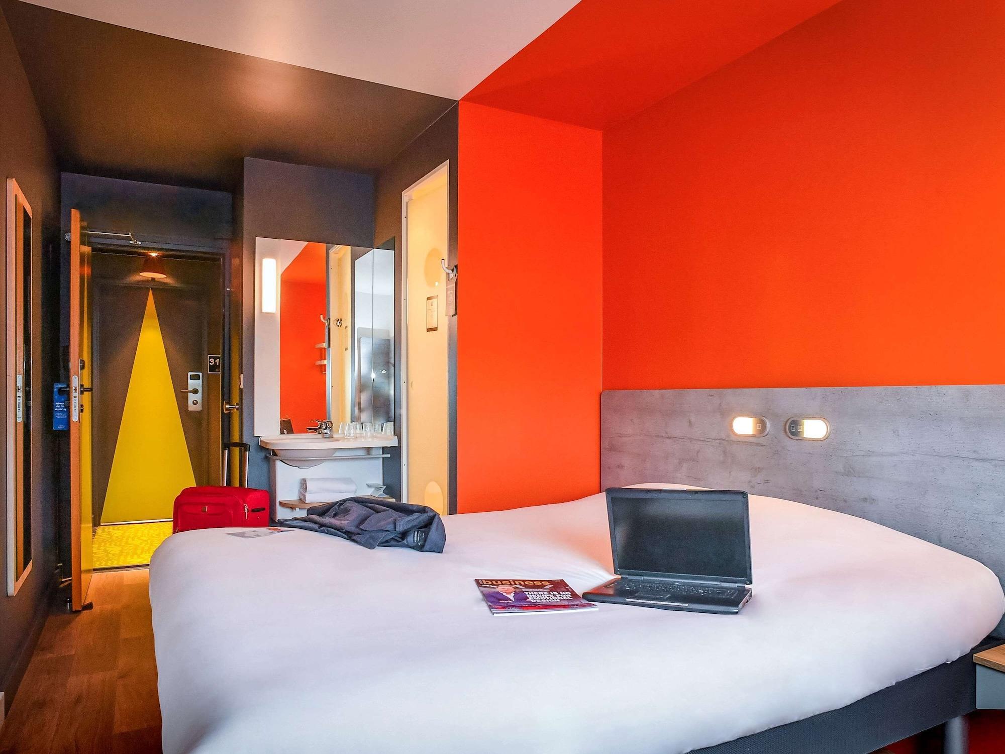 Ibis Budget Coutances Bagian luar foto