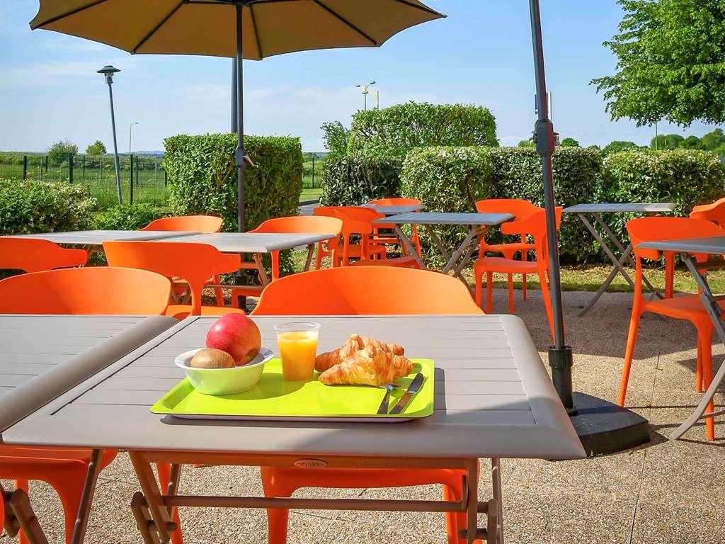 Ibis Budget Coutances Bagian luar foto