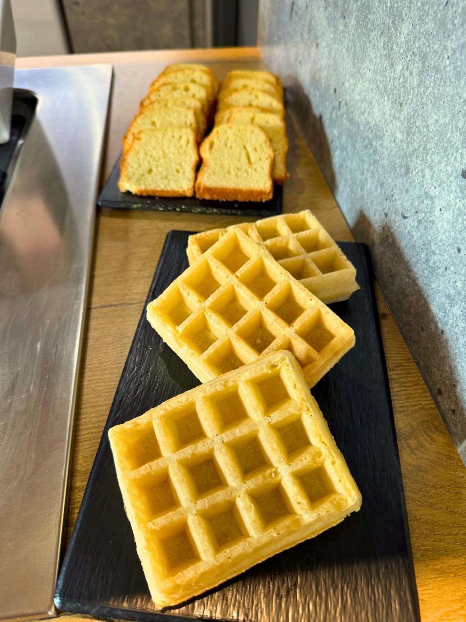 Ibis Budget Coutances Bagian luar foto