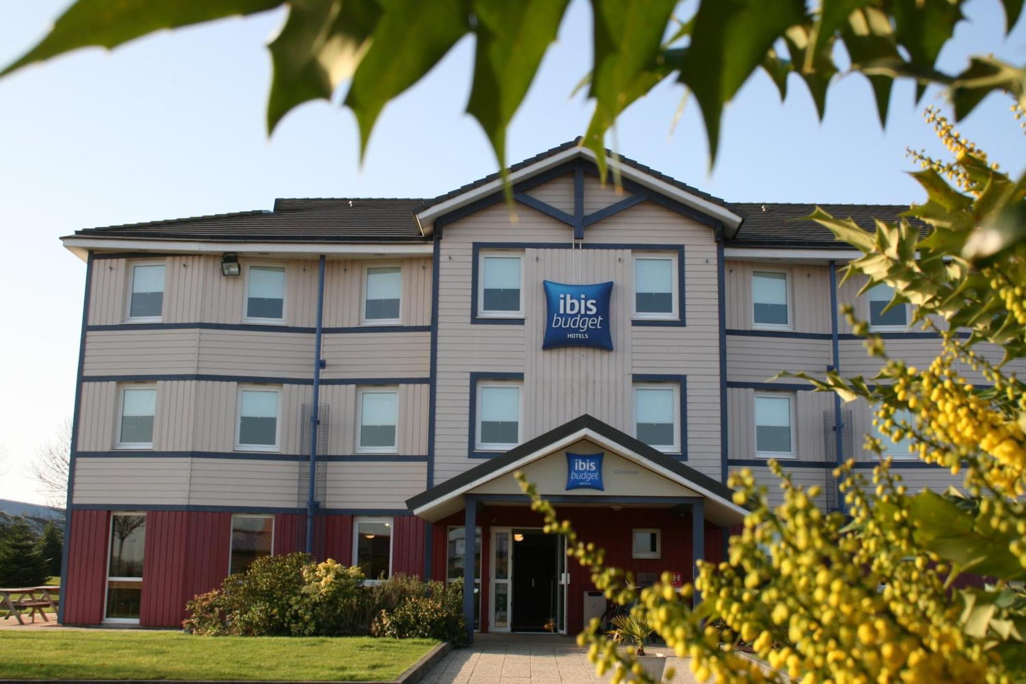 Ibis Budget Coutances Bagian luar foto