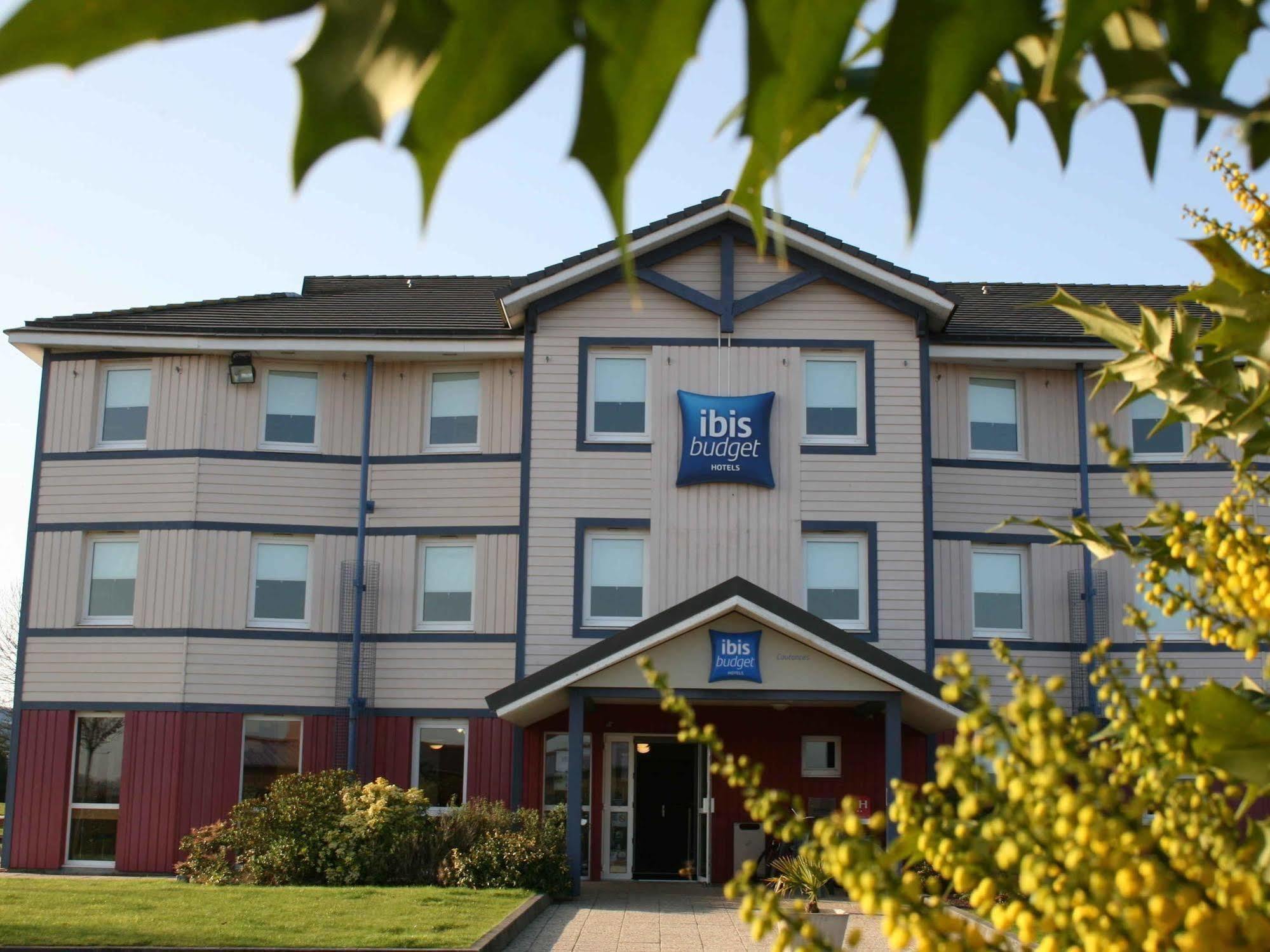 Ibis Budget Coutances Bagian luar foto