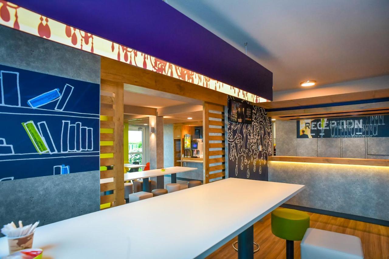 Ibis Budget Coutances Bagian luar foto